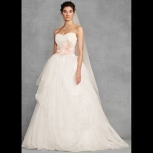 WHITE BY VERA WANG HAND-DRAPED TULLE WEDDING DRESS size 16 VW351339